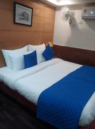 Hotel Daffodils,Connaught Place,2 star