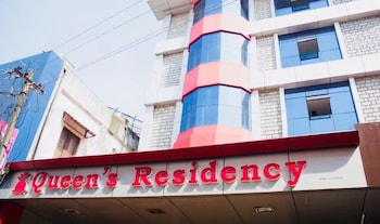 New Queens Residency,Eramalloor>>Chempu,2 star