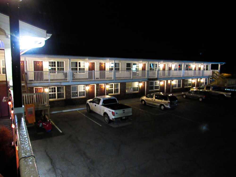 Brewer Motor Inn