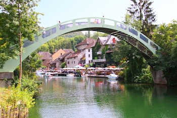 Le Doux Nid,Belley>>Aix-Les-Bains,3 star