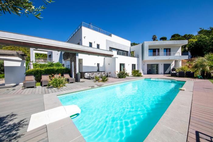La Villa Louancelie,Rayol-Canadel-Sur-Mer>>Cavalaire-Sur-Mer,1 star