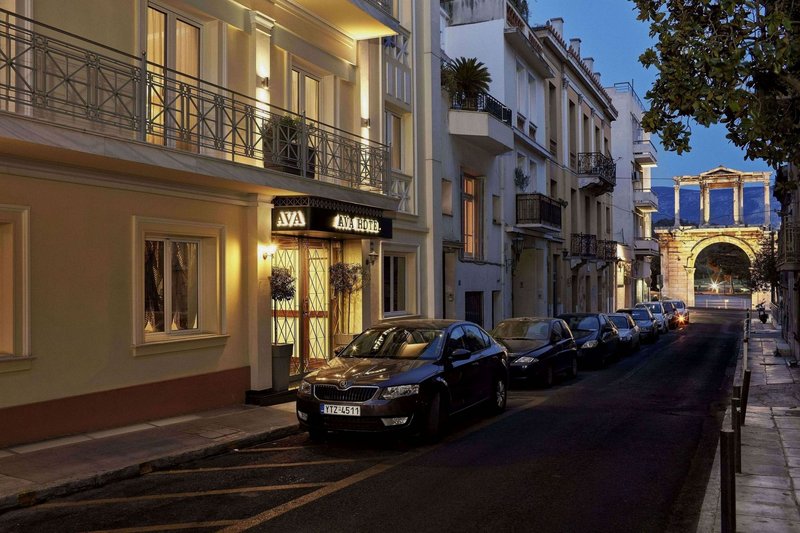 ava hotel and suites