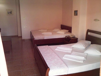 Faros 2 Hotel,Piraeus>>Athens,2 star