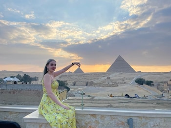 giza pyramids inn