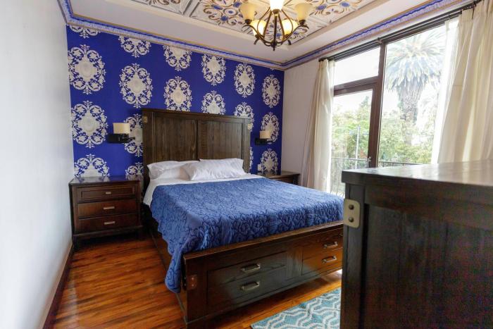 hotel azul de la plaza