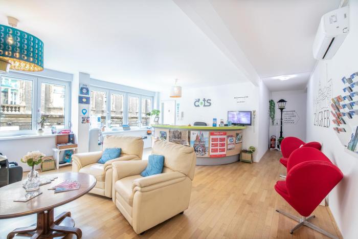 the dots hostel