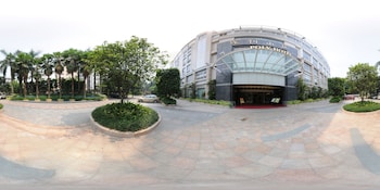 Poly,In Guangzhou (Baiyun),4 star