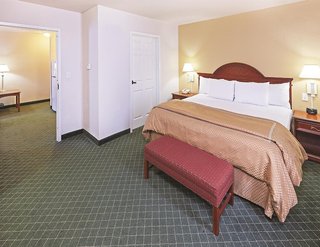 la quinta inn and suites by wyndham bentonville