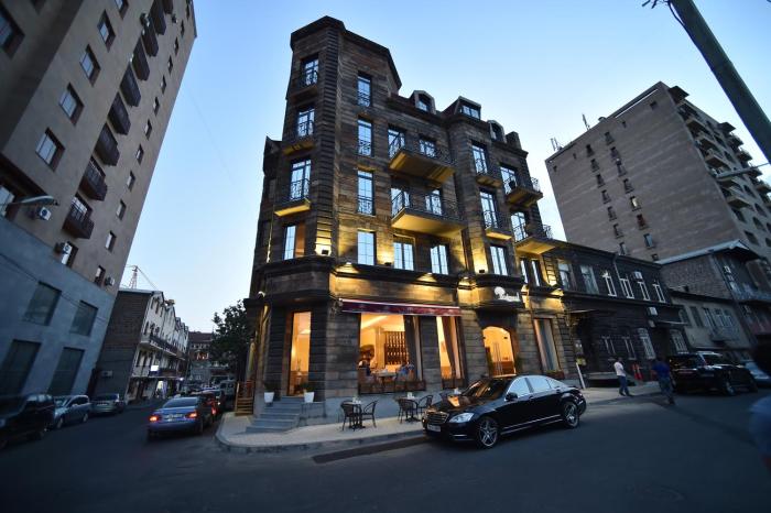 boulevard hotel