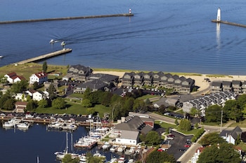 Harbor Lights Resort,Grand Traverse County>>Frankfort,3 star