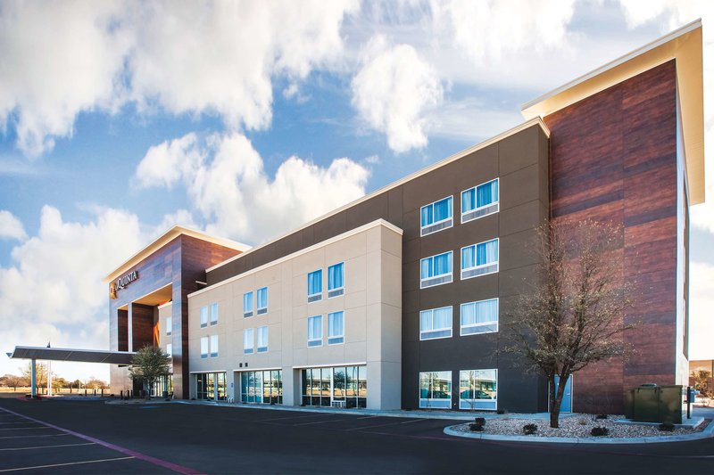 la quinta inn and suites by wyndham lubbock south