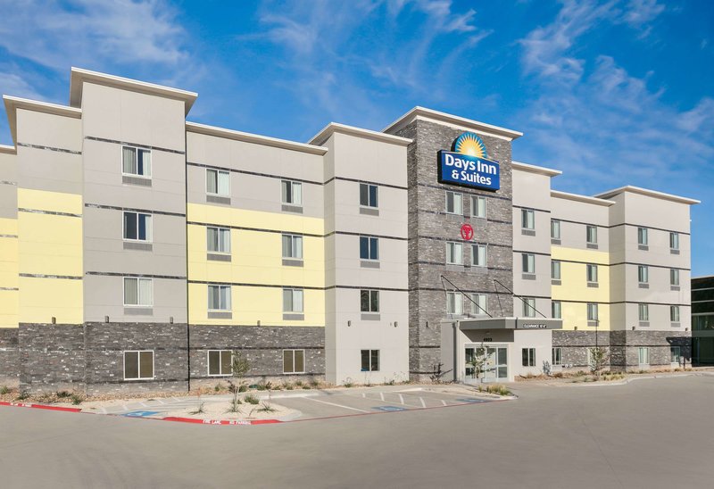 days inn and suites by wyndham lubbock medical center