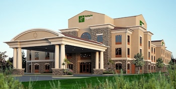 holiday inn express and suites redding by ihg