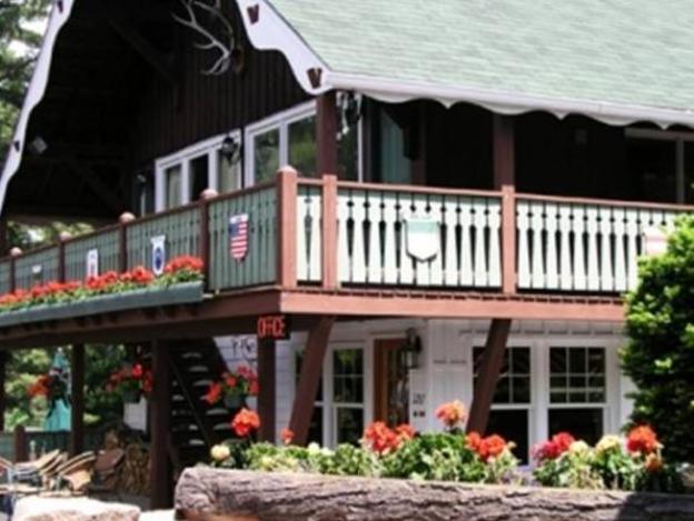 The Town House Lodge,Lake Placid>>Essex,2.5 star