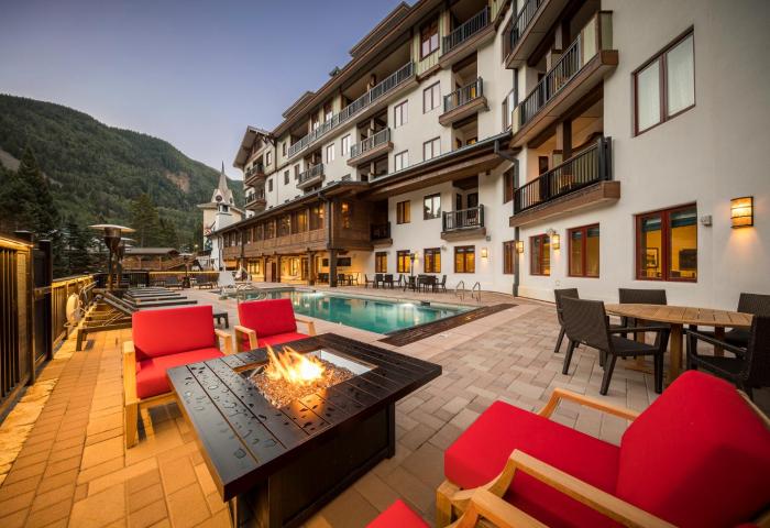The Blake At Taos Ski Valley,Eagle Nest>>Arroyo Seco,4 star