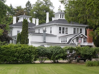 Homeport Inn And Tavern,,3 star