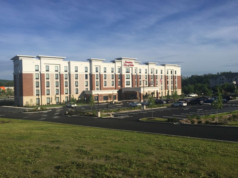 hampton inn and suites newburgh stewart airport