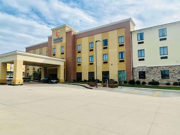 comfort inn and suites shawnee kansas city