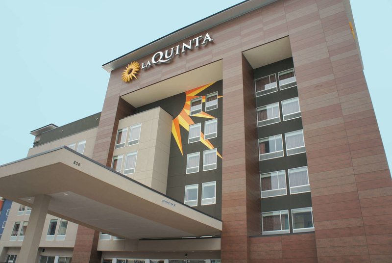 la quinta inn and suites by wyndham oklahoma city airport