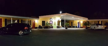 Tropicana Motel Wauchula,Florida>>Bowling Green,3 star
