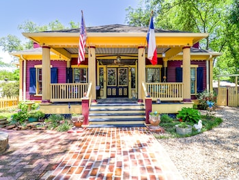 The Steamboat Inn,Jefferson>>Gregg County,2 star