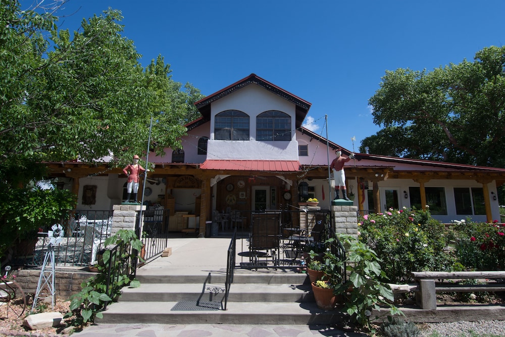 red horse bed and breakfast