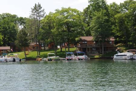 Clear Lake Resort,Grayling>>Foster Township,4 star