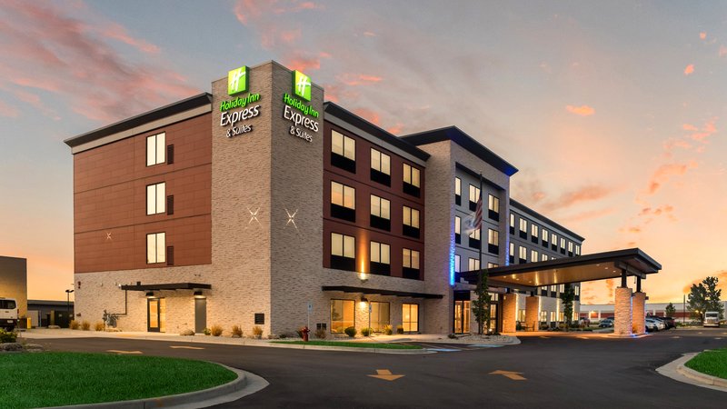 holiday inn express and suites racine by ihg