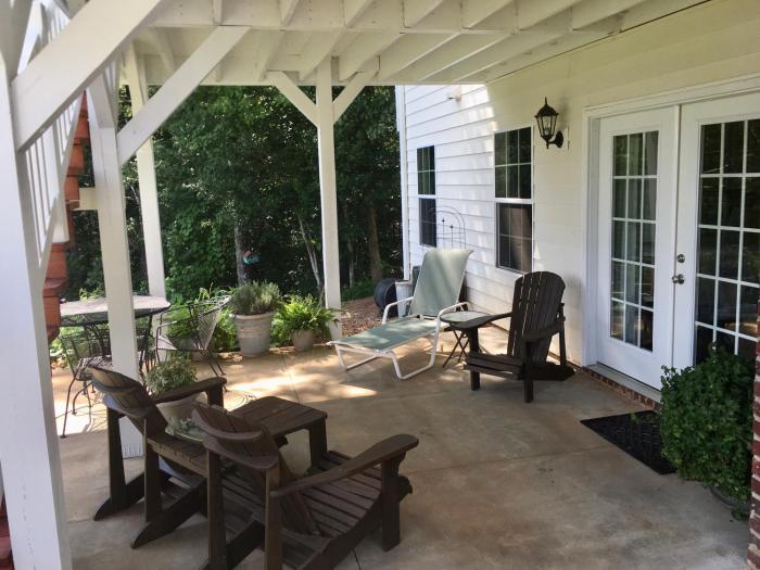 A Mighty Oak B&B,King>>Boonville,3 star