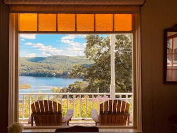 Harvest Barn Inn,Alstead>>Bellows Falls,3 star