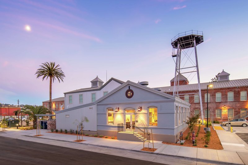 Hampton Inn Petaluma, Ca,Petaluma>>Alameda,3 star