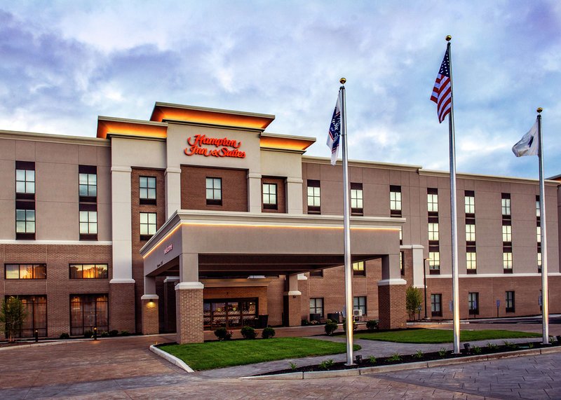 Hampton Inn & Suites Foxborough/Mansfield,Chartley>>Boston,3 star