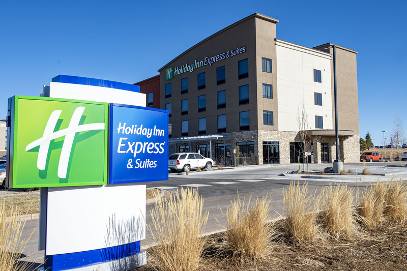 holiday inn express and suites colorado springs afa northgate