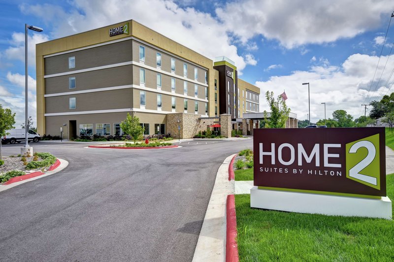 home2 suites by hilton springfield north