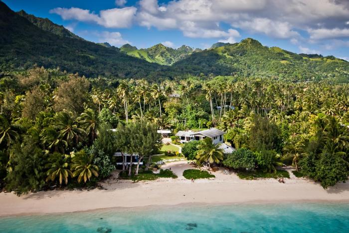 aroa beachside resort