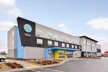 tru by hilton stuttgart ar
