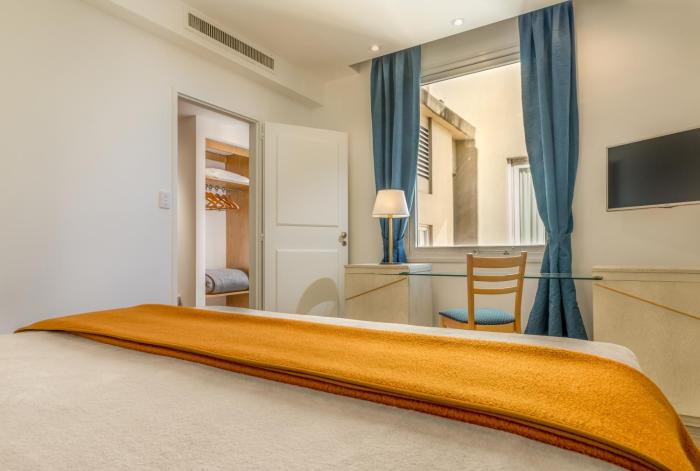 Babel Plaza,Near Obelisco,4 star