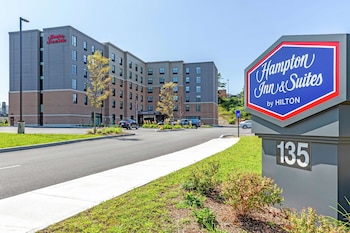 hampton inn and suites boston waltham