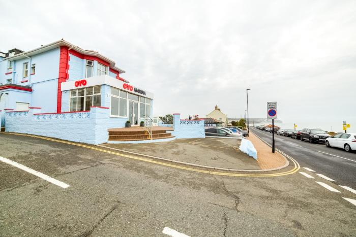 Marina,Portsmouth>>Isle Of Wight,2 star