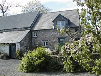 Alltybrain Farm Cottages And B&B