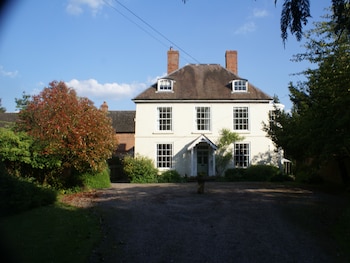 Trelough House B&B,Cinderford>>Bristol,3.5 star
