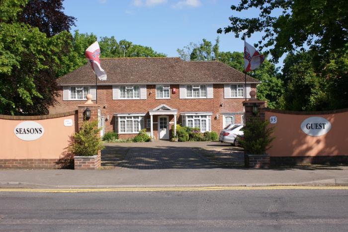 all seasons gatwick guest house