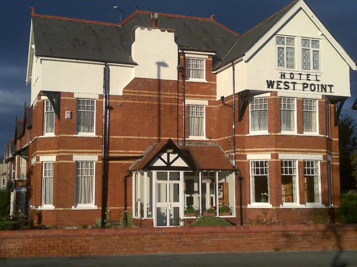 West Point Hotel Bed & Breakfast,Conwy>>Colwyn Bay,2 star