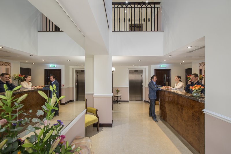 George Street Hotel,Oxford>>Kidlington,5 star