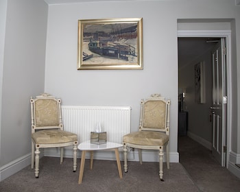Maple Manor Hotel