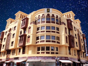 montreal naif hotel