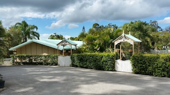 Hilltop Hideaway,Diddillibah>>Coolum Beach,4 star