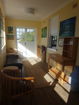 Kernow Charters Towers,Near Venus Battery,4 star
