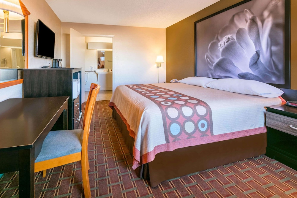 Super 8 By Wyndham Abilene North,Taylor>>Abilene,2 star