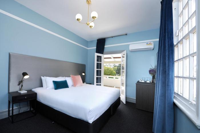 The Stirling Arms Hotel,Belmont>>Bassendean,4 star